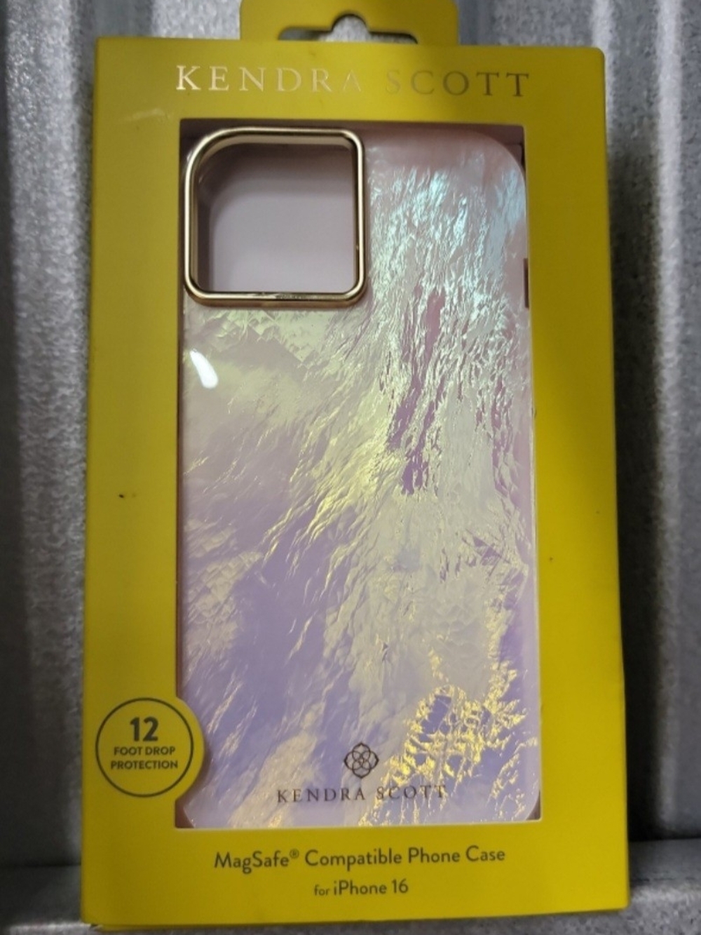 Kendra Scott Iridescent Pearl Pink MagSafe-Compatible Phone 16 Case
